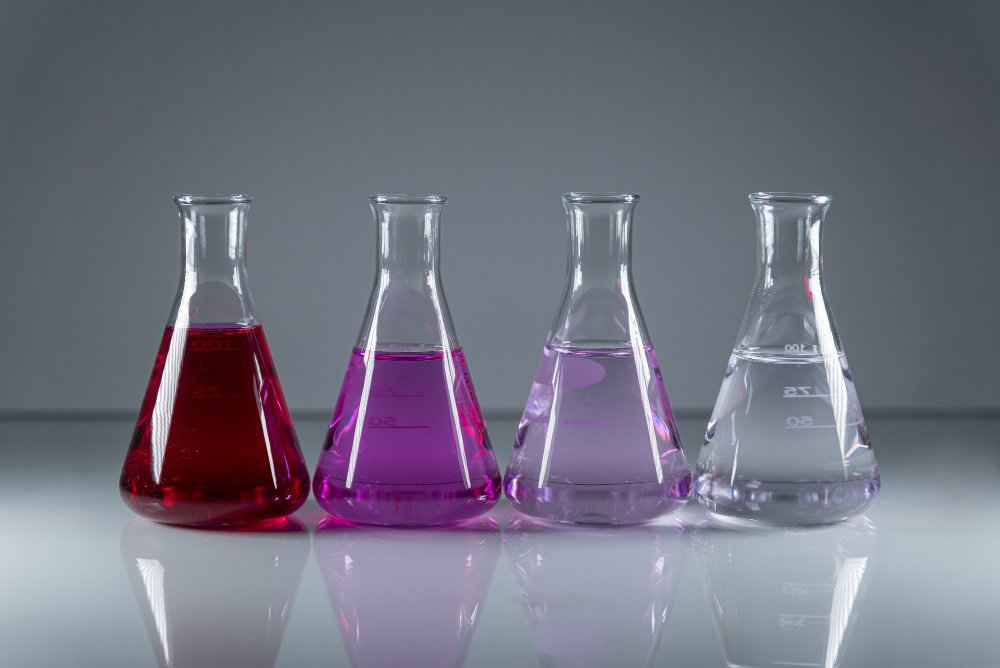 Why Borosilicate Glass Is Essential for Laboratory Use